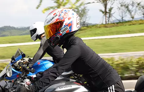 OHMIEX melancarkan fon telinga Bluetooth topi keledar pintar D9: memulakan era baharu komunikasi berbasikal mampu milik dengan konfigurasi profesional