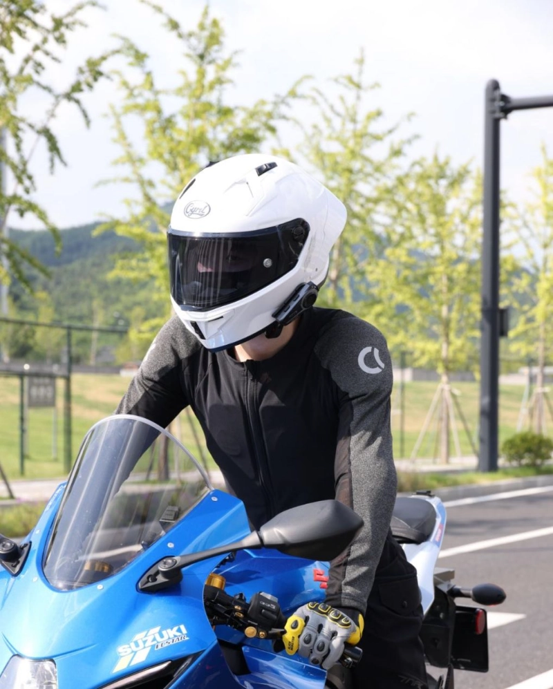 Alat dengar Bluetooth Topi Keledar Luar Jalan Anti Jatuh